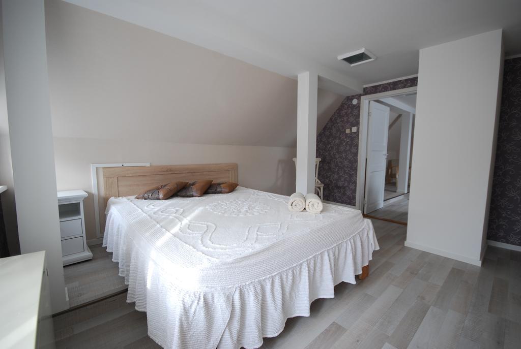 Suviste Guesthouse Kuressaare Pokoj fotografie